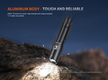 Fenix TK15R tölthető LED zseblámpa