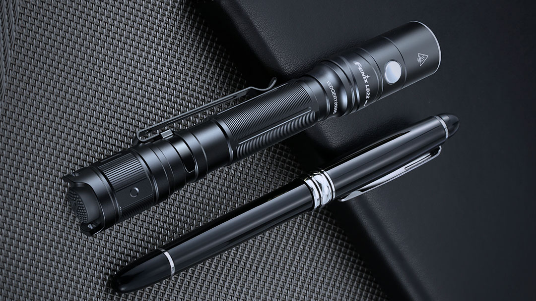 A Fenix LD22 V2.0 egy erős, toll méretű zseblámpa, amely tökéletes EDC-hez.