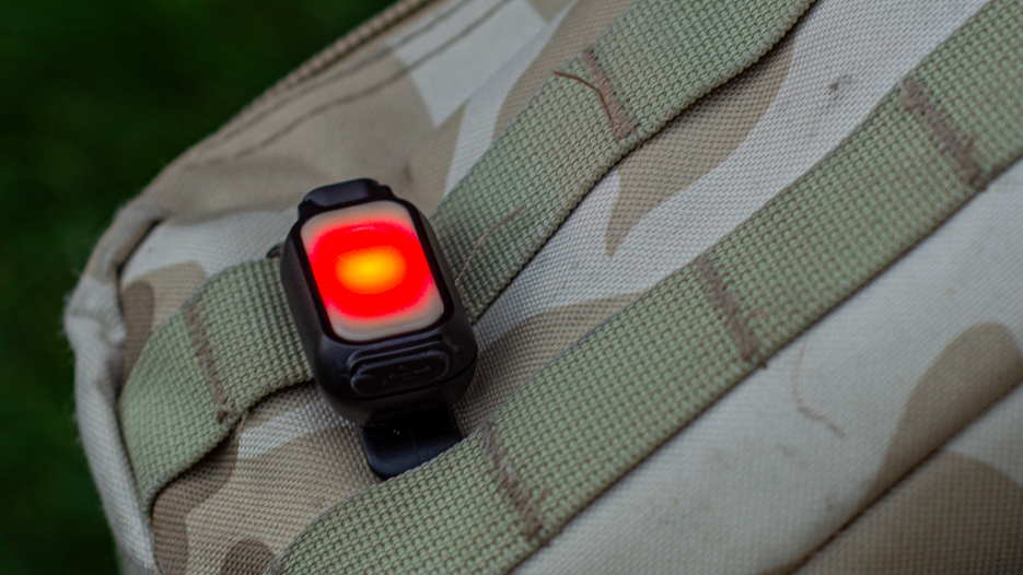 A Fenix MINI-LITE praktikus csíptetővel rögzíthető hátizsákhoz, sapkához vagy kulcsokhoz.